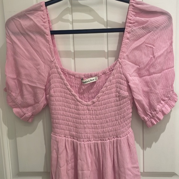 Abercrombie and Fitch Midi Puff Sleeve Dress - Picture 4 of 8